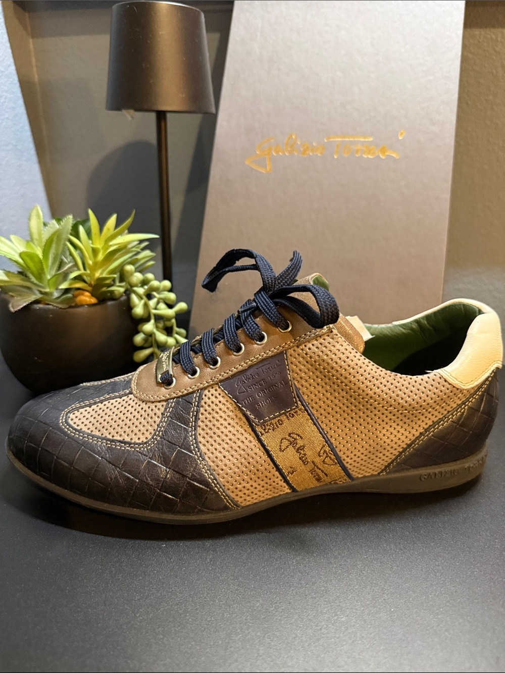 Galizio Torres Men's Tan, Dark Brown and Navy Blue Leather Sneaker